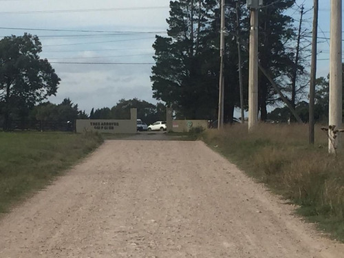 Imagen 1 de 6 de Vendemos Lote A Media Cuadra Del Golf Club De Tres Arroyos