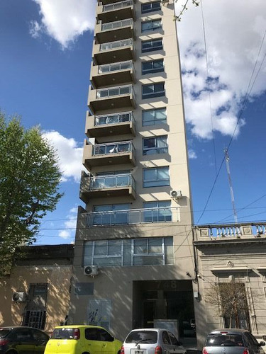 Departamento En Venta En Avellaneda Centro