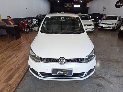 Imagem 3 de 10 de Volkswagen Fox 1.6 Mi Rock In Rio 8v Flex 4p Manual