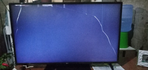 Tv Smart De 43 Polegadas Cm A Tela Quebrada