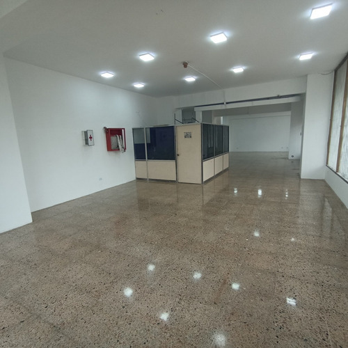 Imagen 2 de 12 de Vendo Local Comercial Excelente Ubicación Puerto La Cruz Calle Sucre Edo Anzoategui Vzla.