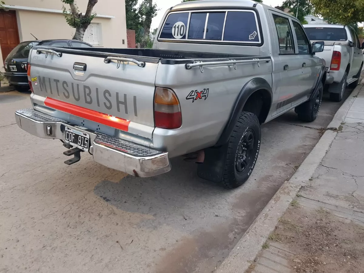 Mitsubishi L200 2.5 D/cab 4x4 Turbo