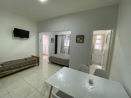 Imagen 1 de 13 de Venta — 1 Ambiente Y Medio Al Frente Reciclado!! Nuevo Valor De Venta!!