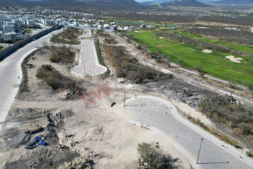 Terreno De 718m² Colindante A Campo De Golf, Clúster De Solo 38 Lotes, Zibatá, Qro.