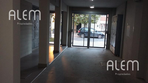 Departamento En Venta En Banfield | 2 Ambientes | Balcón Y Cochera