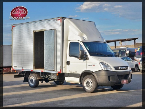 Imagem 12 de 15 de Iveco Daily City 30s13 Com Baú 2019