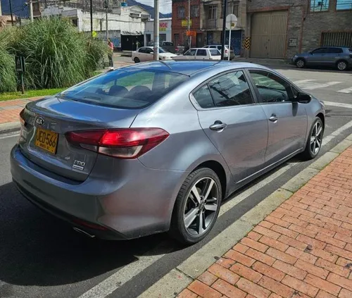 Kia Cerato Pro Sx 2nd Generacion 1.6cc Mt Aa