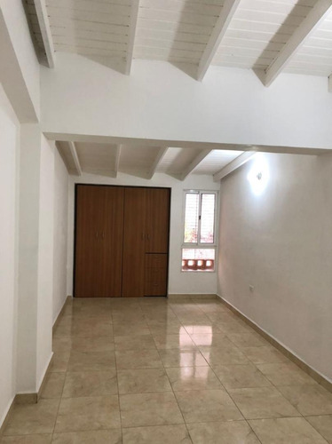 Imagen 9 de 13 de Hermoso Townhouse En El Rincon, Mañongo Con Pozo