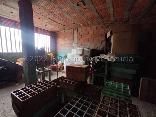 Imagen 14 de 30 de °|° Jglópez °|° Atención Inversionista *** Galpón En Venta ** Centro Barquisimeto Lara, 0414-5533925 Codigo 23-5577 $ 150000 3 Baños 637.54 M²