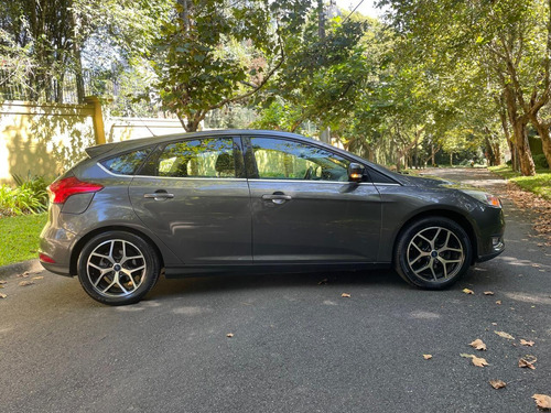 Ford Focus Titanium 2.0 16v