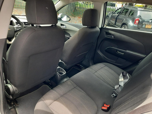 Imagen 9 de 14 de Chevrolet Sonic Lt Hach Back M/t 1.6