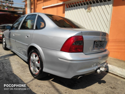 Imagem 5 de 13 de Chevrolet Vectra 2005 2.0 Expression 4p