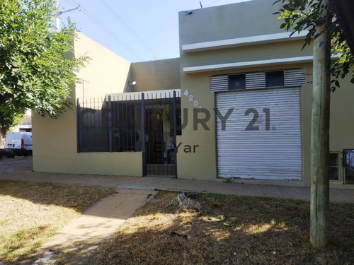 Imagen 3 de 11 de Ph Tipo Casa 3 Amb Con Local V. Ballester