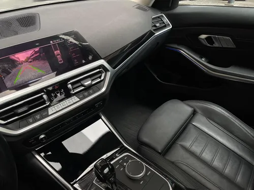 BMW Serie 3 2.0 330ia Luxury Line At