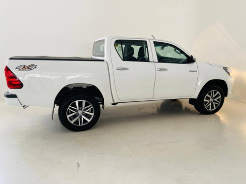 Imagem 4 de 11 de Toyota Hilux 2.8 Narrow 4x4 Cd 16v Diesel 4p Manual