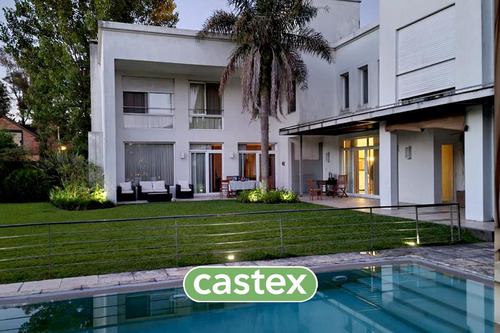 Casa En Venta De Cinco Ambientes En Mayling