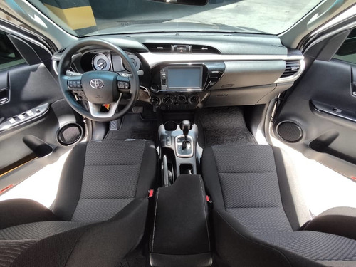 Imagen 8 de 14 de Toyota Hilux Disel 4x4