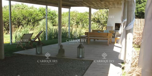 Venta De Casa En Manantiales- El Chorro. 4 Dormitorios En Suite