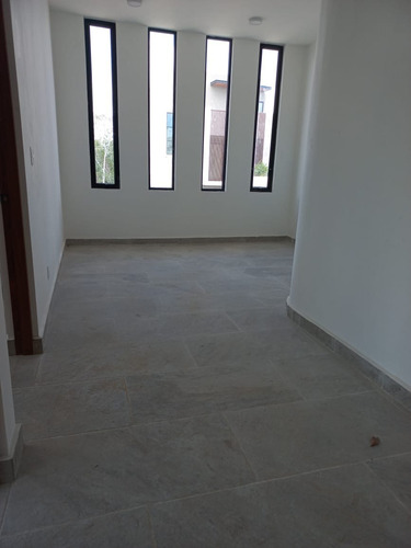 Imagen 4 de 10 de Estrena Casa En Esquina En Arbolada 4 Habitaciones Y Cuarto De Servicio