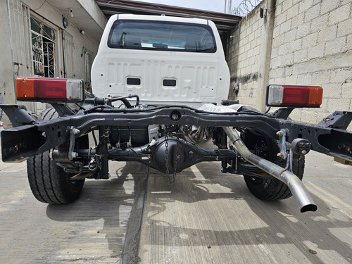 Toyota Hilux 2.7 Chasis Cabina Mt