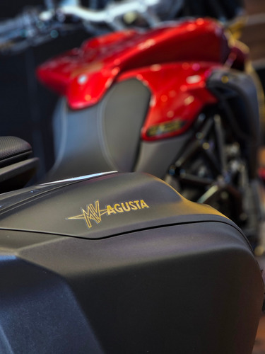 Imagen 15 de 25 de Mv Agusta Turismo Veloce Lusso Bordo Scs Mejor Precio Contad