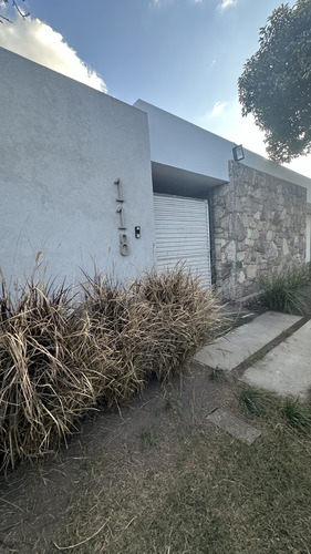 Venta Casa En Un Planta Cpileta - De Diseño Moderno Y En La Mejor Zona Del Golf De Villa Allende! La Vas A Perder