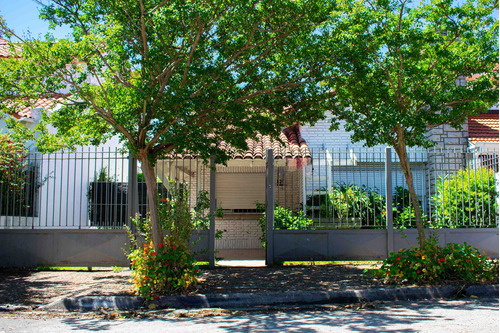 Venta Casa + Dpto 2 Amb Patio Y Cochera En Chauvin