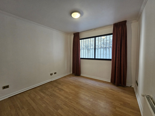 Departamento En Calle Traslaviña, A Pocas Cuadras De Alvare