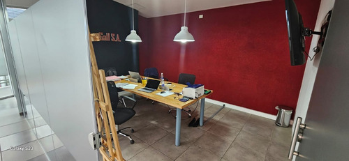 Financiado - Local / Oficina Segundo Piso Verdi 57/ 95 M²