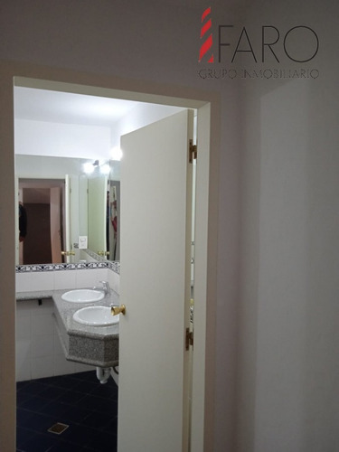 Excelente Local En La Barra 240 M2 Con Terraza- Ref: 36267