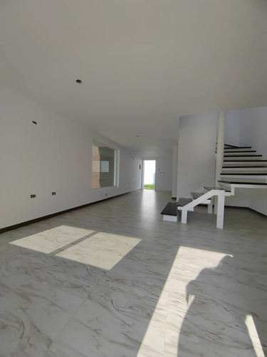 Townhouse En Venta En San Diego Res. Casa Verde (mer)