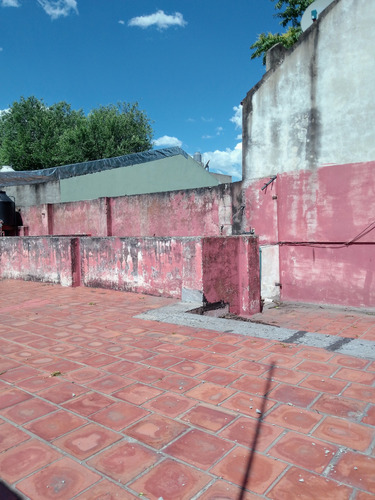 Casa En Venta En Banfield 2 Dormitorios Y Terraza Grande
