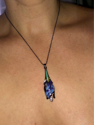 Imagen 6 de 6 de Collar Con Dije De Flor De Loto Azul Esmaltada Con Circonias