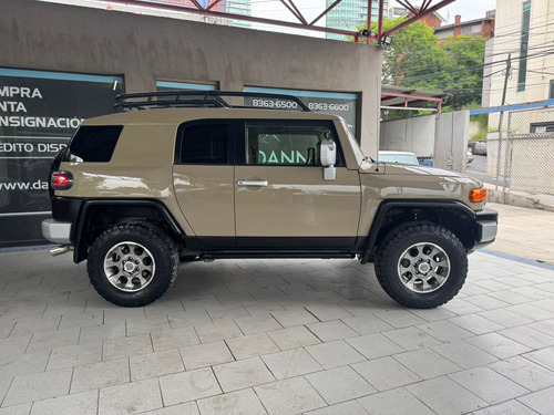 Toyota Fj Cruiser 4.0 Premium At