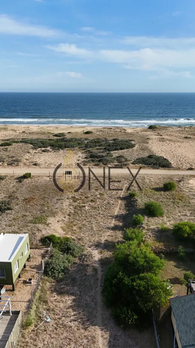 Vendo En Primera Línea Del Mar 2450 M2