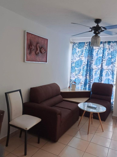 Excelente Casa En Los Arcos De 3 Recamaras R.a