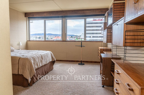 Elegante Duplex Con Hermosa Vista Al Estrecho Amob...