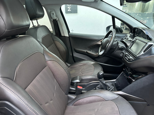 Peugeot 2008 1.6 Feline