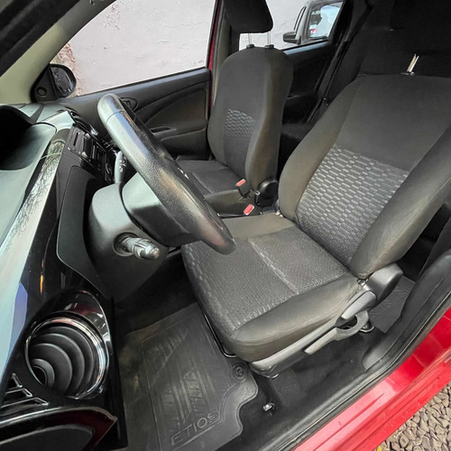 Imagen 11 de 13 de Toyota Etios 2015 1.5 Xls