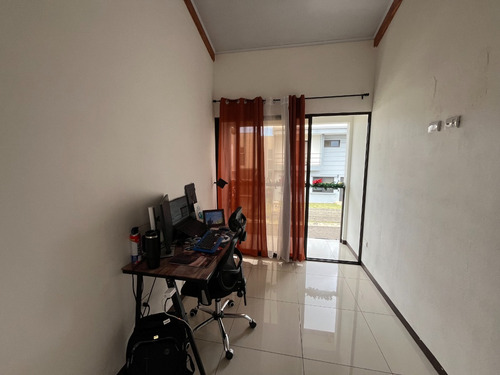 Vendo Casa En Condominio Hacienda El Coyol, Reciente Construcción Y Patio Muy Amplio