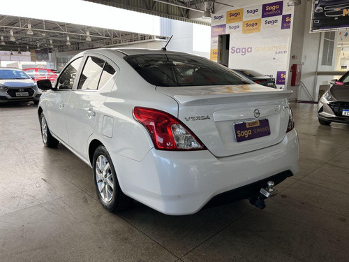 Imagem 4 de 9 de Nissan Versa 1.6 16v Unique (flex)