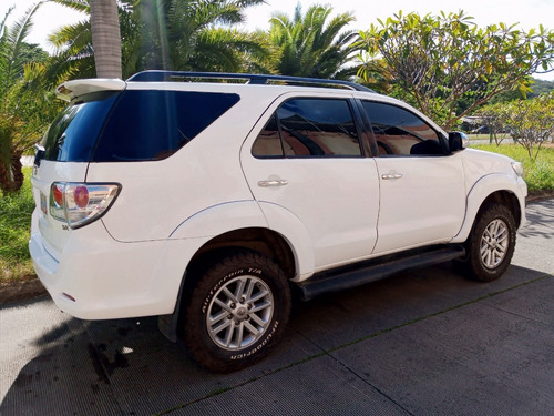 Imagen 9 de 17 de Toyota Fortuner 4x4