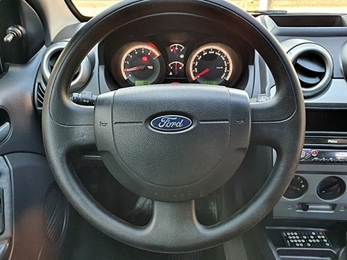 Ford Fiesta Sedan 1.6 Flex