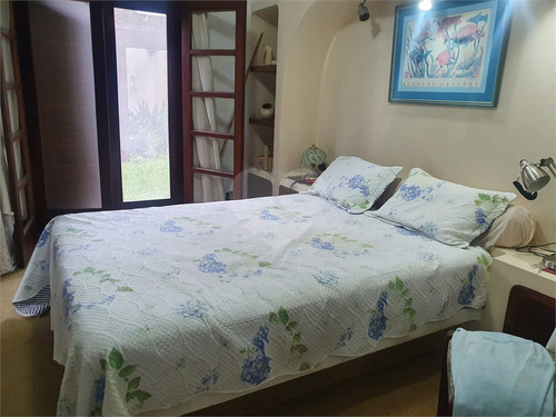 Imagem 28 de 30 de Linda Residência Em Um Bolsão Residencial Em Interlagos, Toda Rodeada Por Um Jardim. - Reo635752
