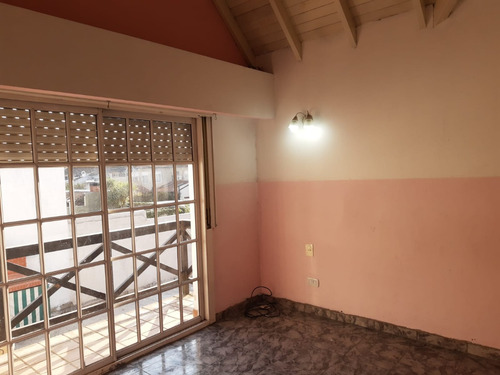 Alquiler De Dúplex En Barrio Los Robles