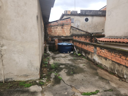 Casa Humilde Em Paiol De Pólvora - Nilópolis Rj
