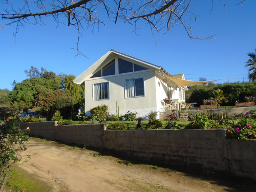 Parcela Con 2 Construcciones. Cercana Acceso Troncal Sur...