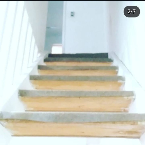 Acogedora Casa De Dos Pisos,ubicada En Villa Eduardo Anguita
