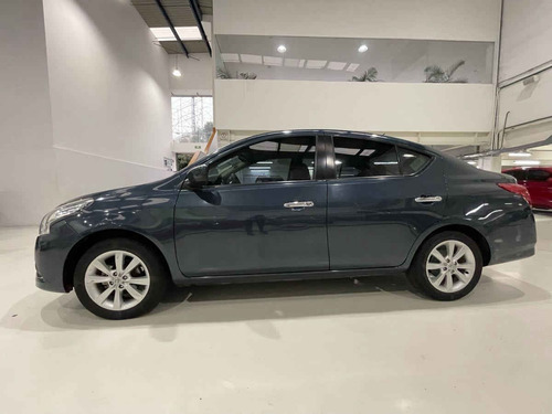 Imagen 2 de 10 de Nissan Versa 2017 4p Advance L4/1.6 Man