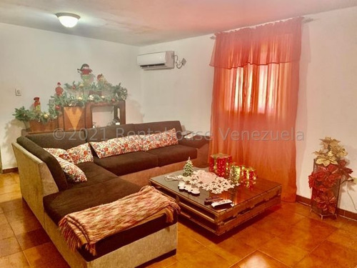 Imagen 4 de 10 de Casa En Venta En San Rafael. Punto Fijo